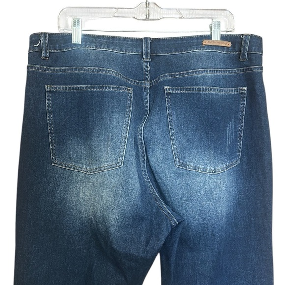 Soft Surroundings Ultimate DenimbRelaxed Straight Jean Size 16P - Picture 7 of 10